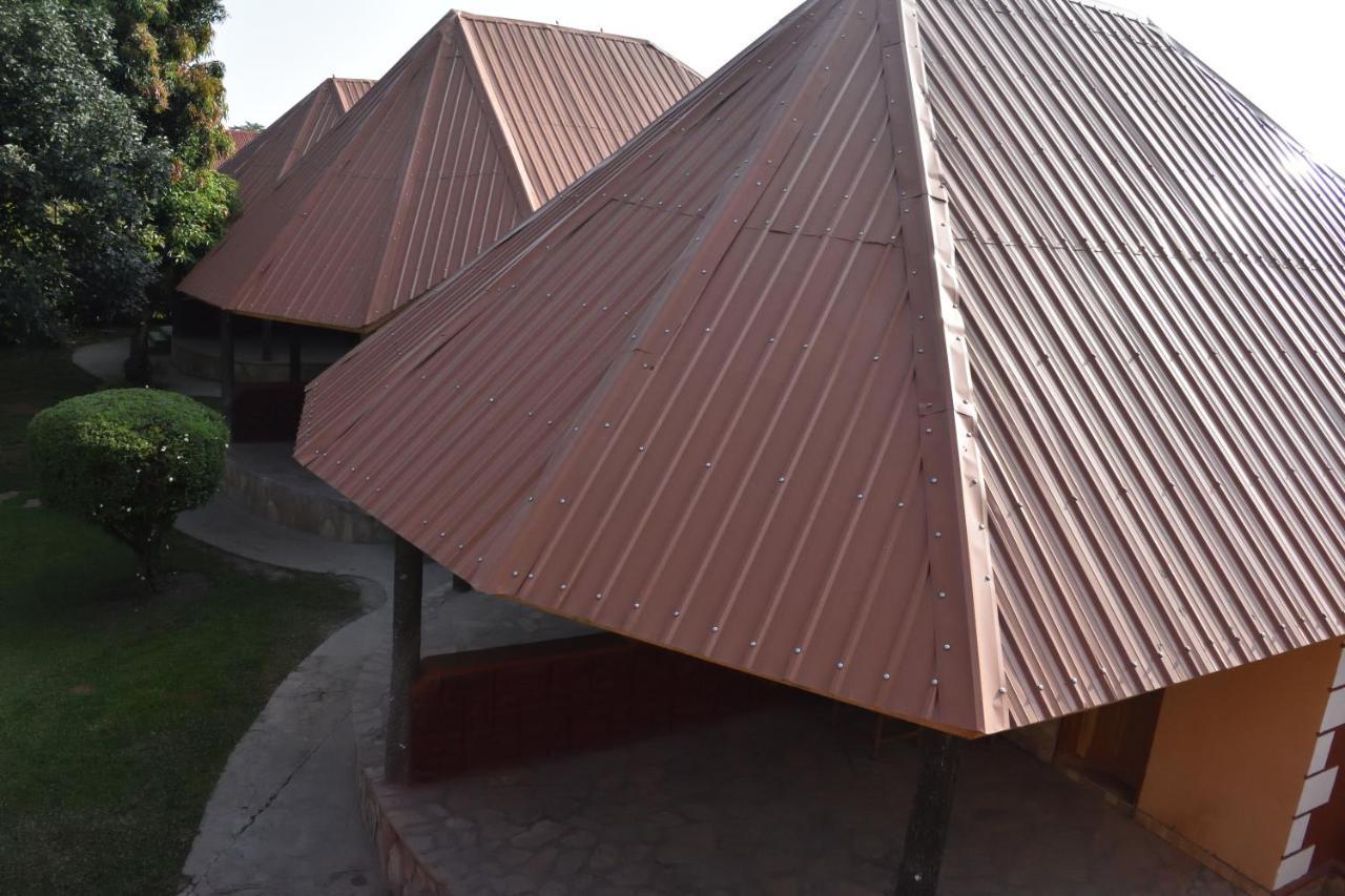 Secrets Guest House Энтеббе Экстерьер фото