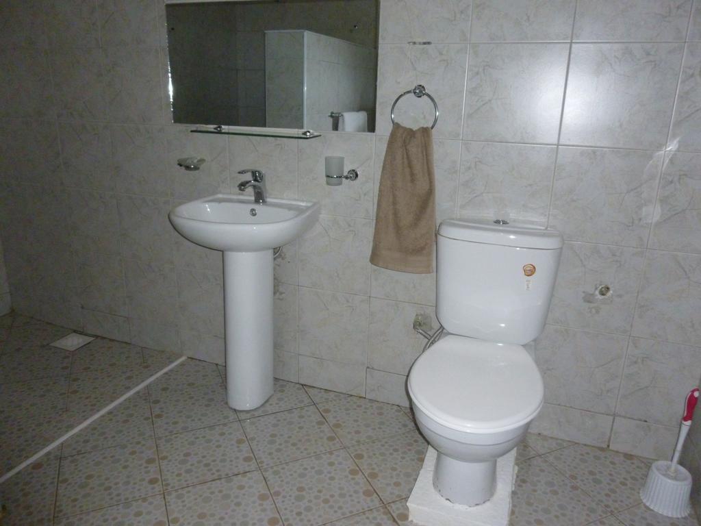 Secrets Guest House Энтеббе Номер фото